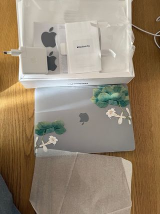 MacBook Pro Touch Bar 13, M1 modelo 2020