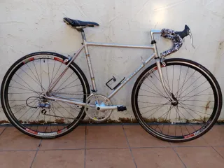 Bicicleta carretera clásica