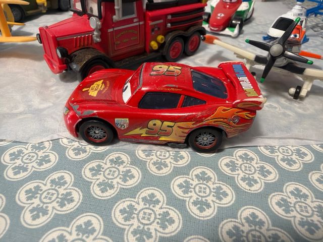 Set di veicoli da Cars e Planes (regalo Rayo McQueen, Mate e altri)