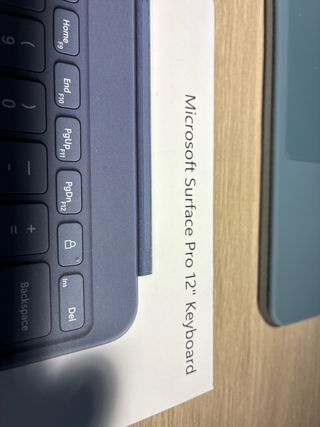 Teclado Microsoft Surface Pro 12 (Falta Tecla)