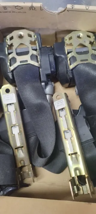 Juego cinturones delanteros Mercedes W124