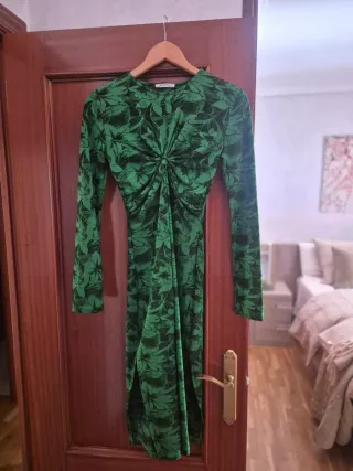 Vestido Zara verde y negro estampado