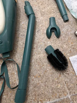 Aspirador Kobold con accesorios