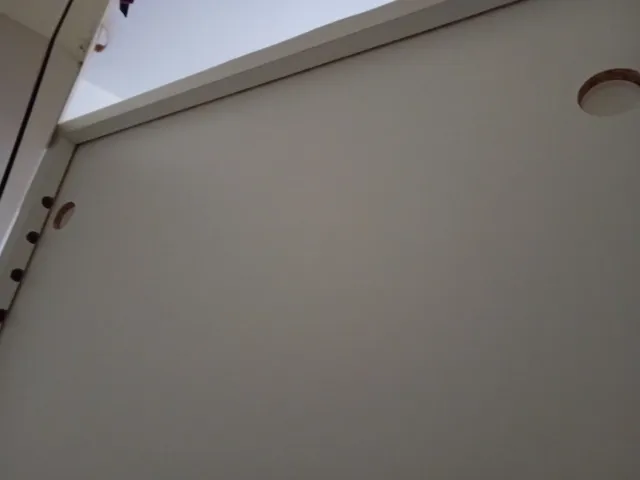 Estantería cerrada con baldas