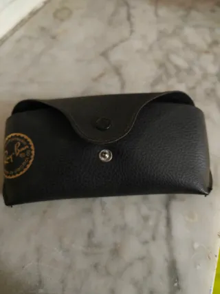 Custodia Ray-Ban nera