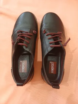 Zapatos de piel VIRUCCI negros