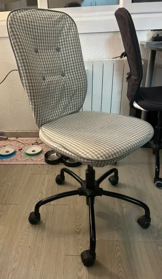 Silla de oficina con estampado de cuadros