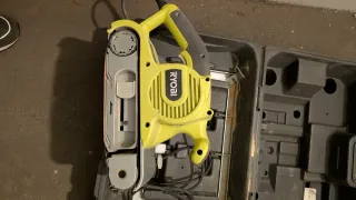 Lijadora de banda Ryobi EBS-1310V