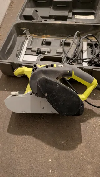 Lijadora de banda Ryobi EBS-1310V