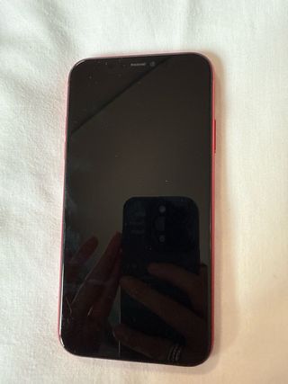 iPhone 11 Rosso - Retro Rotto