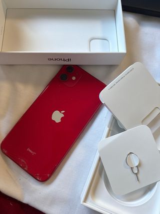 iPhone 11 Rosso - Retro Rotto