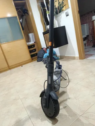 Patinete eléctrico no enciende caucho macizo y car