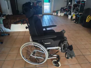 Silla de ruedas para discapacitados