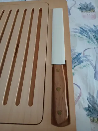 Tagliere per pane in legno