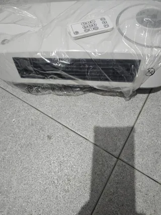 Calefactor blanco con mando a distancia