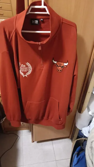 Sudadera Chicago Bulls New Era Roja