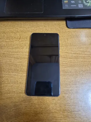 Samsung Galaxy S21 FE Nero con custodia