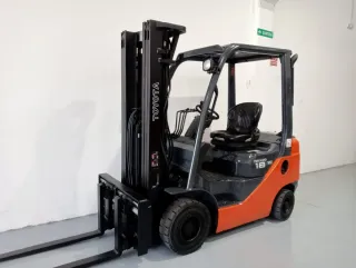 Carretilla Toyota 02-8FDF18