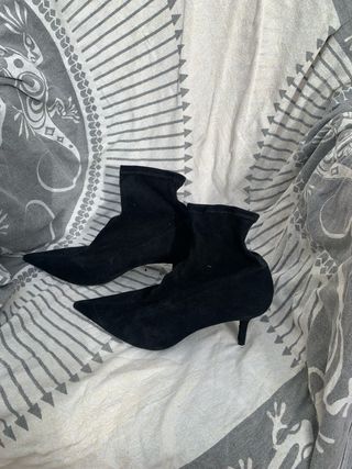 Botines negros talla 38