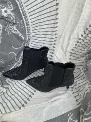 Botines negros talla 38