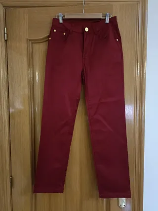 Pantalón rojo