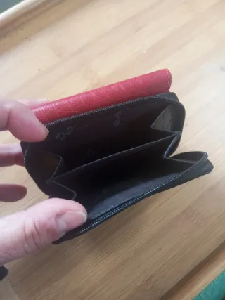 Cartera Pielini Piel Roja y Negra