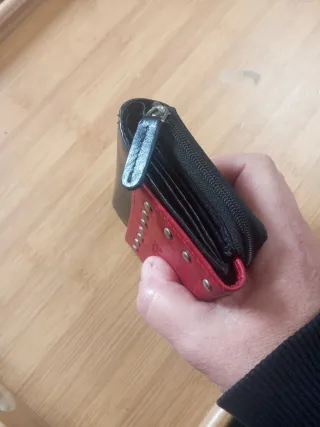 Cartera Pielini Piel Roja y Negra