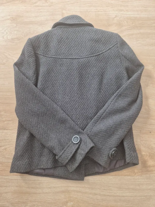 Abrigo corto gris