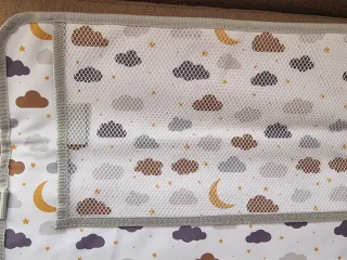 Cambiador portátil bebé nubes y lunas