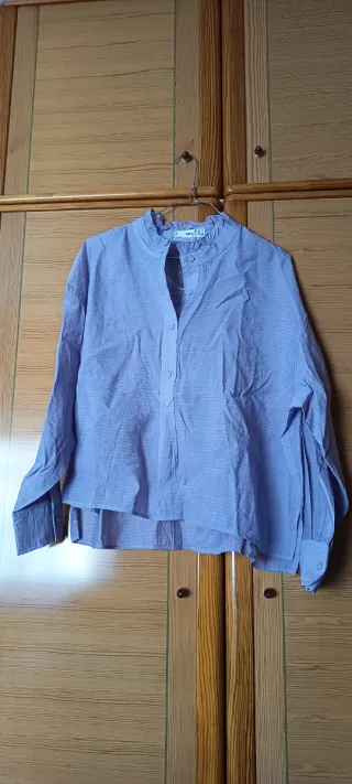 Camisa morada de manga larga