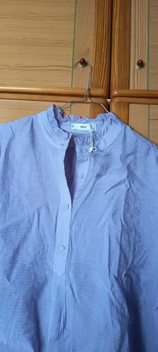 Camisa morada de manga larga