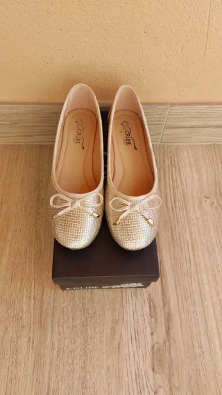 Merceditas doradas CRUBE