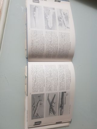 Libro antiguo guía de aviones