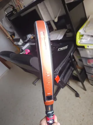 Pala NOX AT10 Genius Attack 12K Agustín Tapia 2025