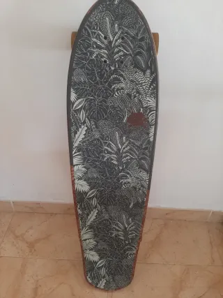 Skate Cruiser Globe Diseño Hojas