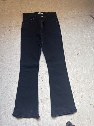 Pantalón campana vaquero negro Pull&Bear
