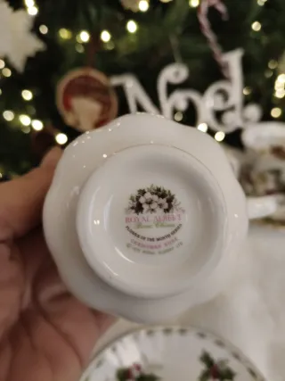 Tazza Royal Albert December