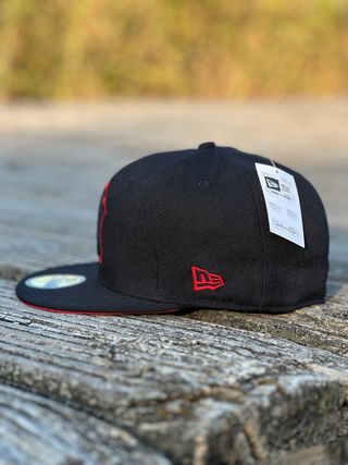 Gorra New Era NY Negra y Roja 59FIFTY