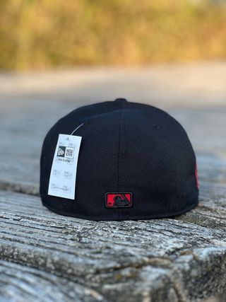 Gorra New Era NY Negra y Roja 59FIFTY