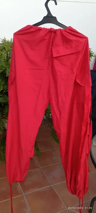 Pantalón ancho rojo