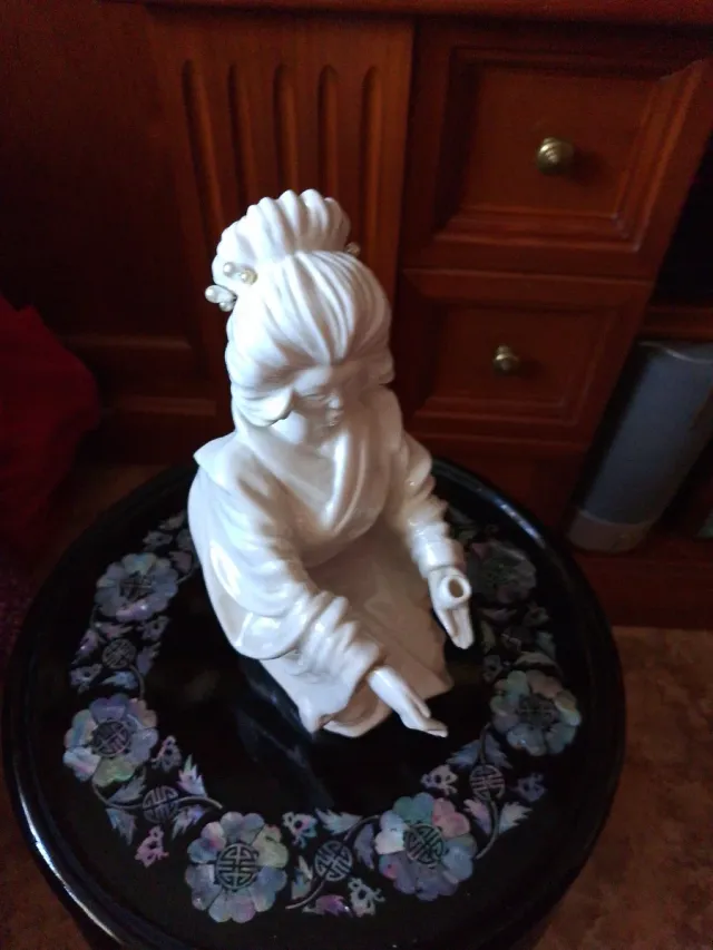 Antica figura di Geisha