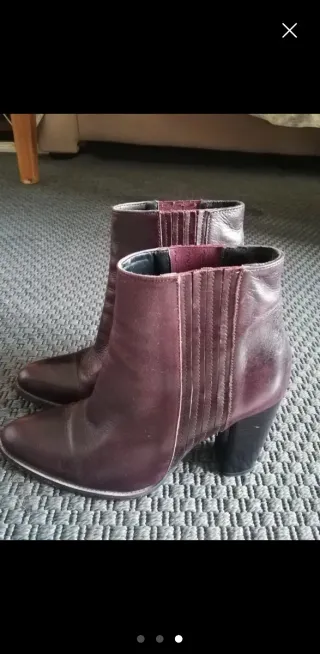 Botines de piel Zara color burdeos