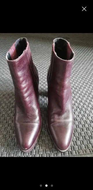 Botines de piel Zara color burdeos