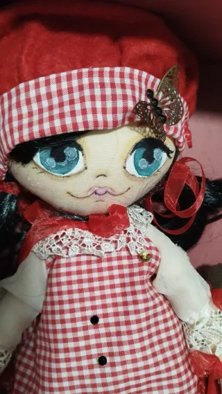 Vecchie bambole di stoffa in stile circo