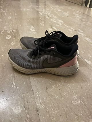 Scarpe Nike running grigie e rosa