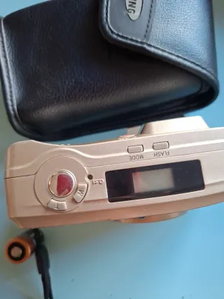 Cámara Samsung Fino 1050S plateada