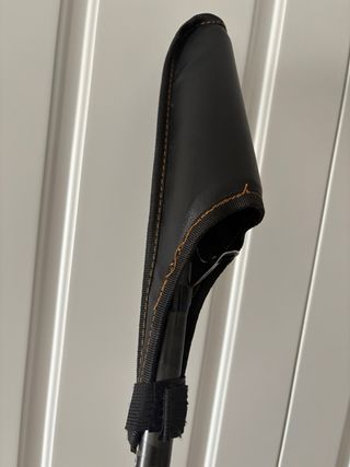 Caña de pescar Kali Kunam embarcación fondeada