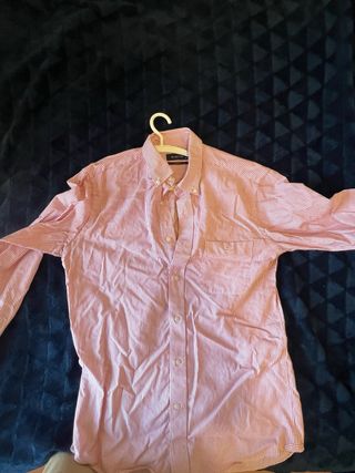 Camisa de rayas rojas y blancas