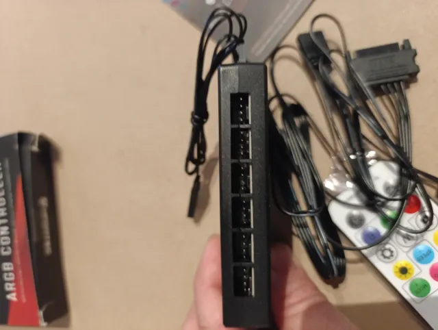 Controladora ARGB para PC HPORTEC con mando