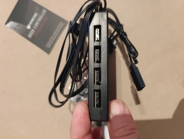 Controladora ARGB para PC HPORTEC con mando